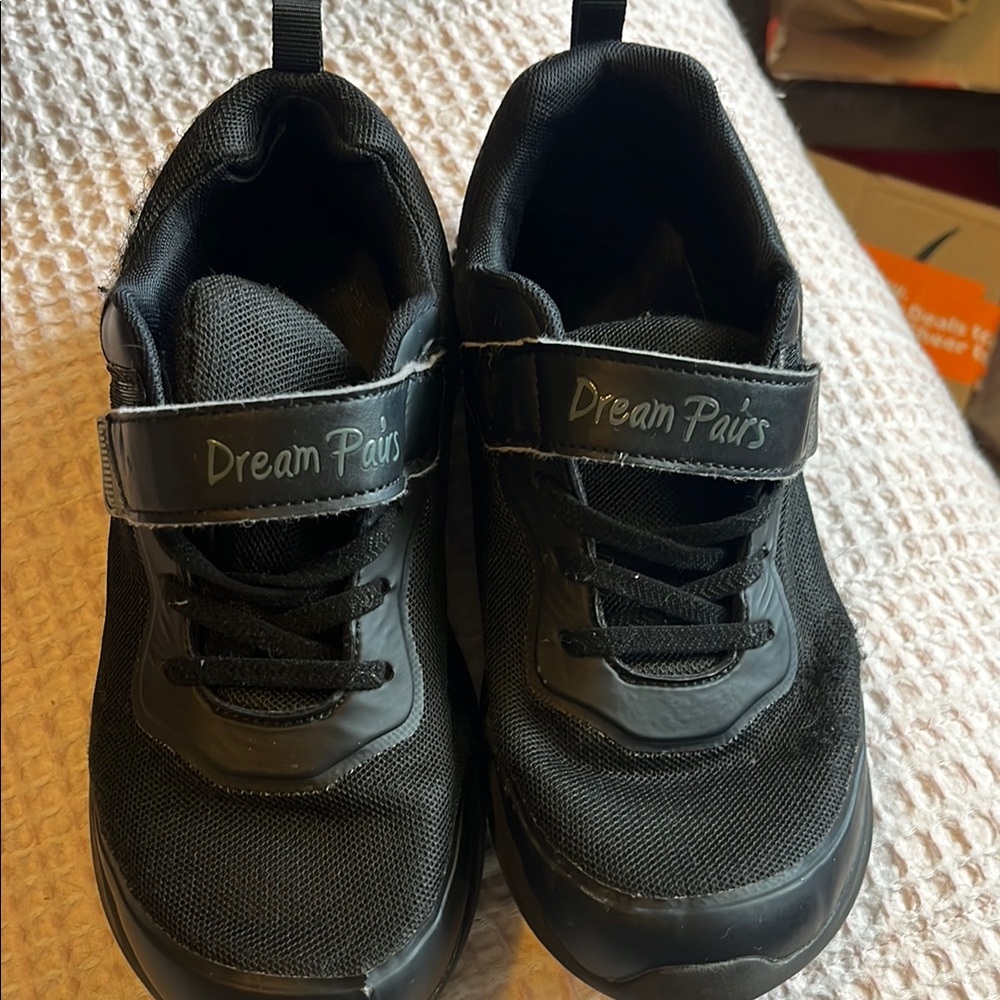 Dream Pairs Kids Black Sneakers